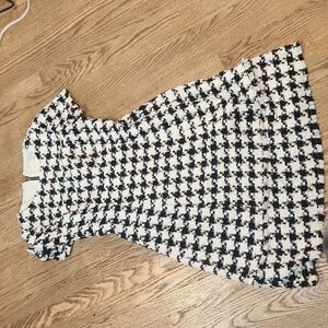 Super cute!!!!! White, Black and Gold :)